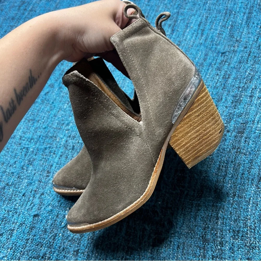 Jeffrey Campbell Cromwell Taupe Suede Western Ankle Boots Women's Size 7 Booties